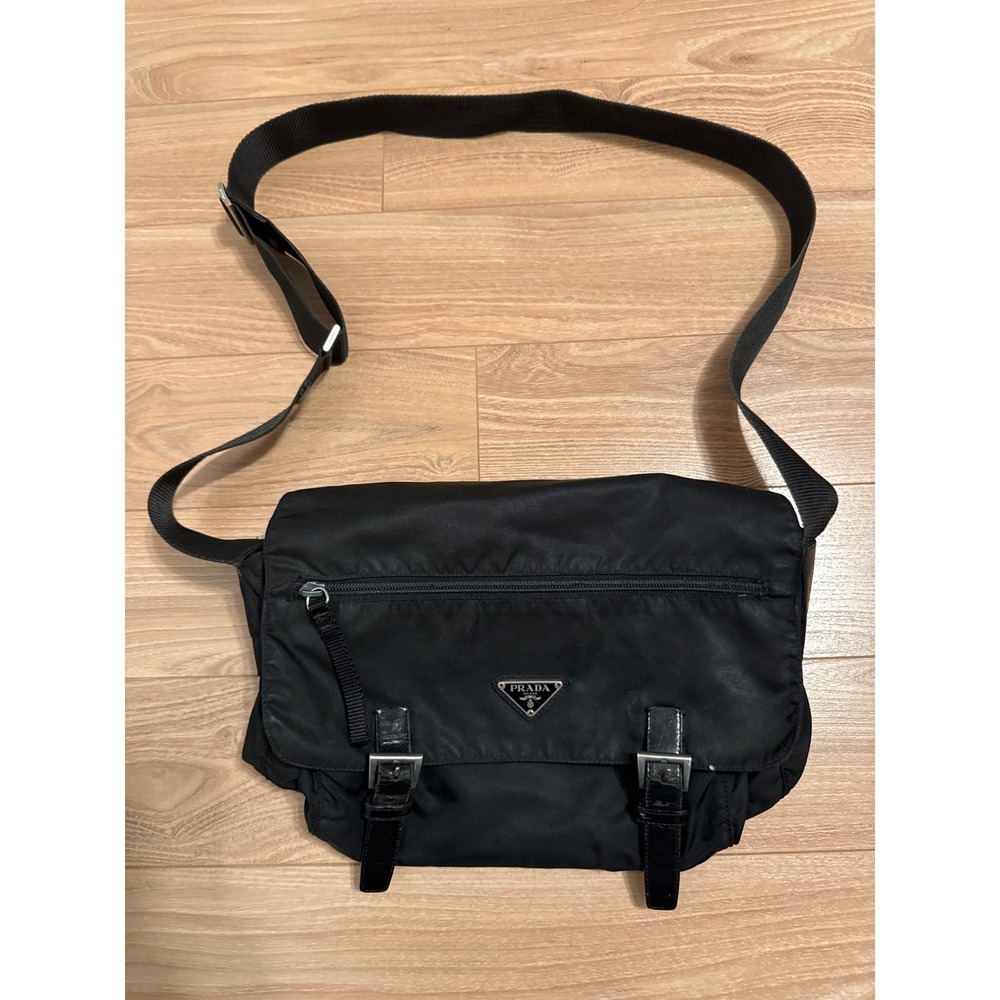 Prada‎ Black Nylon Messenger Bag Crossbody Vela Buckle Flap Logo Vintage Large